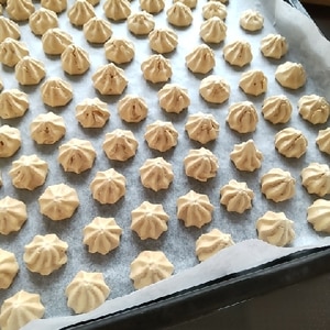 卵白１個で作るメレンゲクッキー